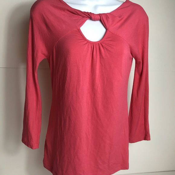 Bcbg Maxazria 3/4 Sleeve Rayon Top - Picture 3 of 7